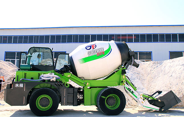 <b> 知识直通车：全自动自上料搅拌车是什么时候出现的？</b>