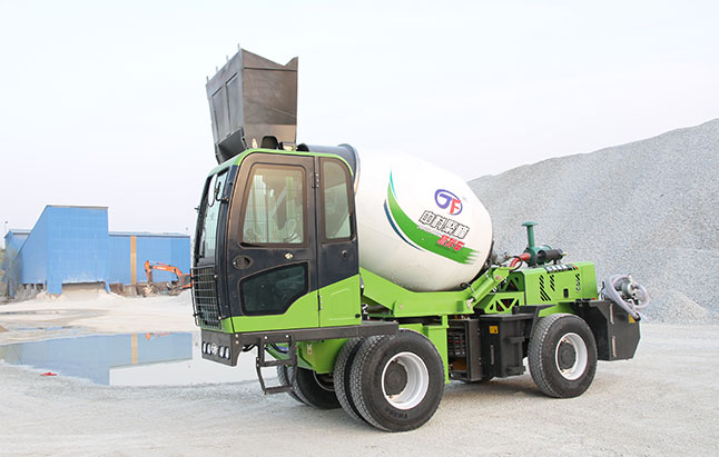 <b>自拌自上料混凝土搅拌罐车液压后期怎么维护？</b>